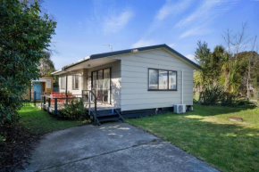 Dale Sanctuary - Raumati South Holiday Home